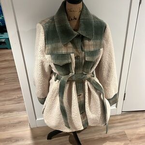 NWOT Tahari belted jacket